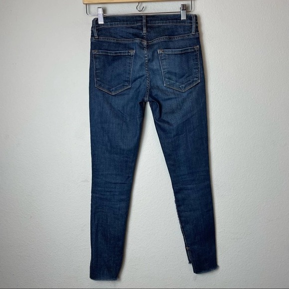 FRAME Le Skinny de Jeanne Stagger Raw-Hem Jeans, Perry Street Sz 26 - Picture 7 of 8